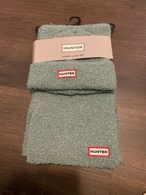 Hunter scarf and hat set